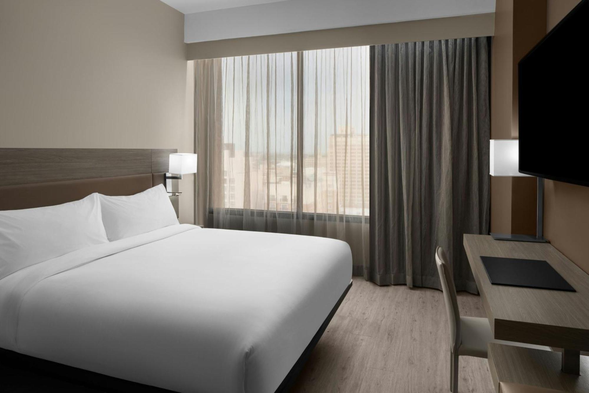 Ac Hotel By Marriott San Antonio Riverwalk Exterior photo