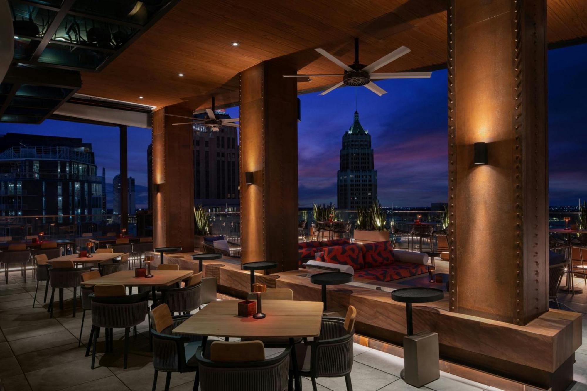 Ac Hotel By Marriott San Antonio Riverwalk Exterior photo